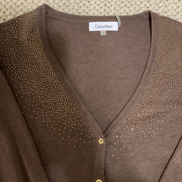 Small Calvin Klein sweater with gold detail - Picture 1 of 3